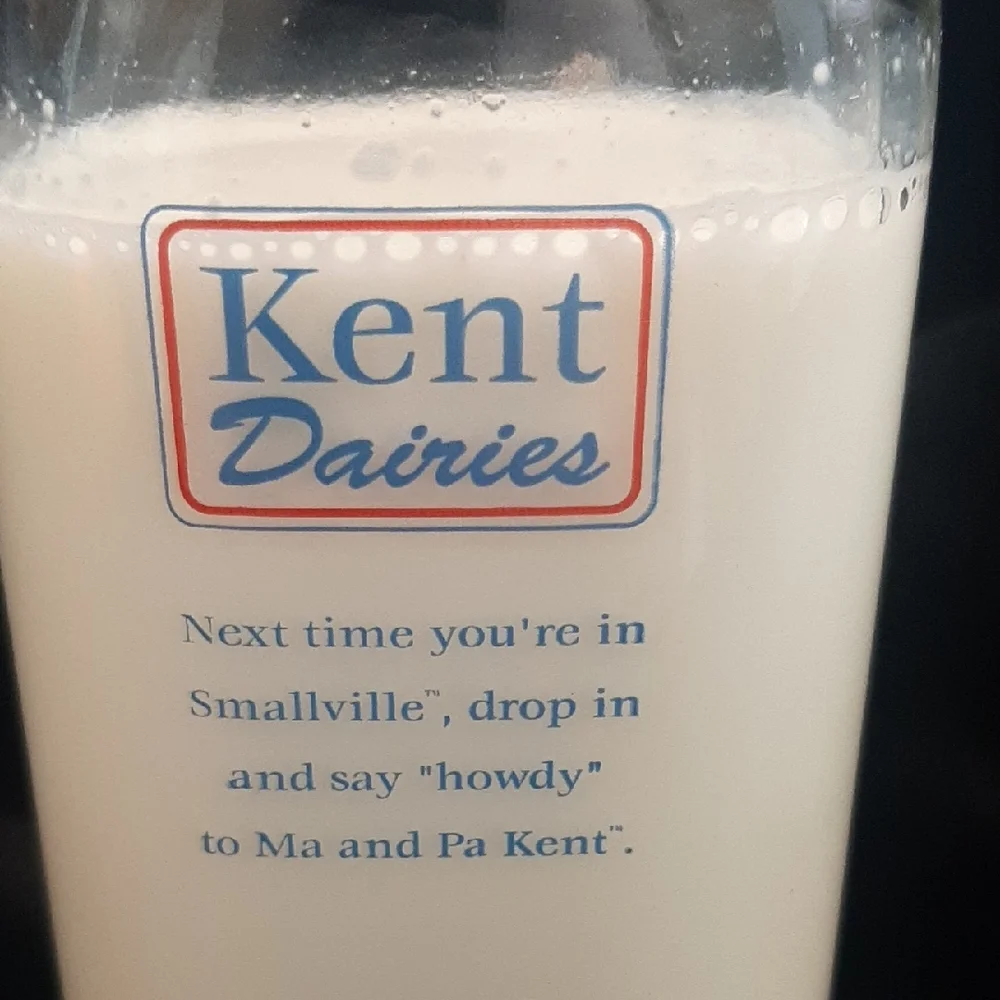 Superman🦸‍♂️VINTAGE 1998 Milk Glass Bottle "PREFERRED DRINK of SUPER HEROS" - Picture 4 of 8